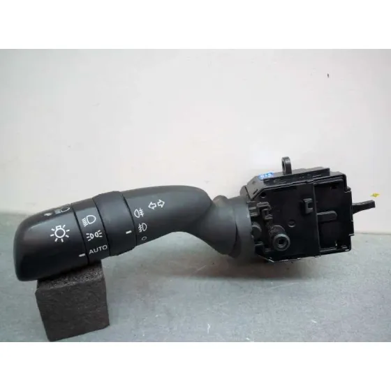 Mando Luces para Toyota Corolla (E18)