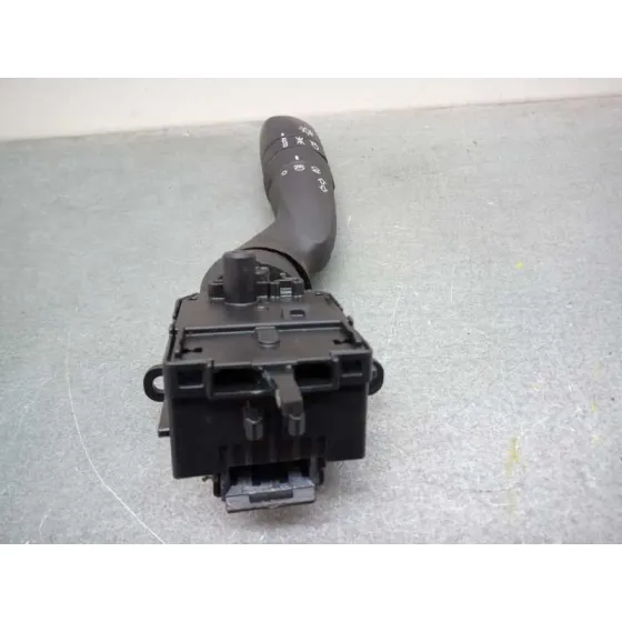 Mando Luces para Toyota Corolla (E18)