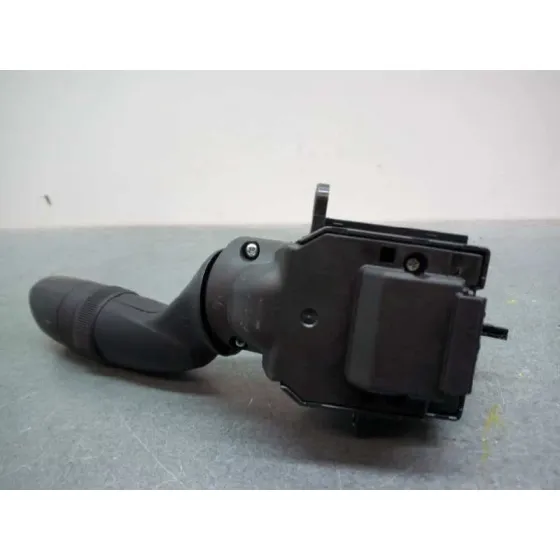 Mando Luces para Toyota Corolla (E18)