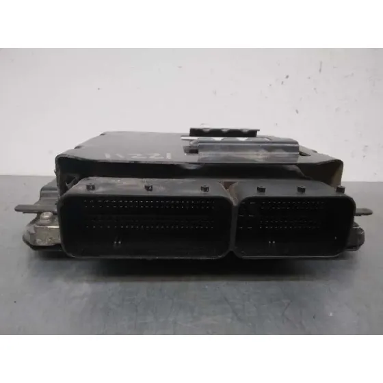 Centralita Motor Uce para Opel Astra J Lim.