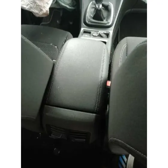 Apoyabrazos Central para Ford Kuga (Cbs)