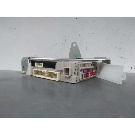 Caja Reles / Fusibles para Toyota Iq
