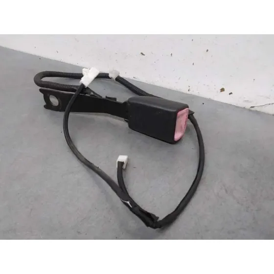 Enganche Cinturon para Toyota Corolla Verso (R1)