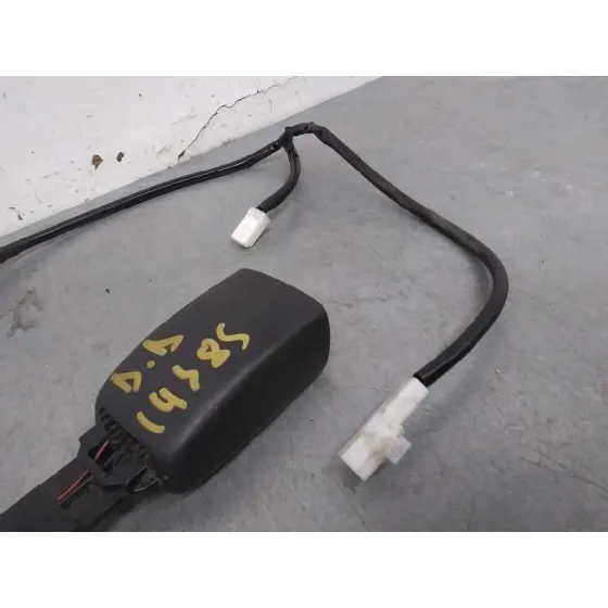 Enganche Cinturon para Toyota Corolla Verso (R1)