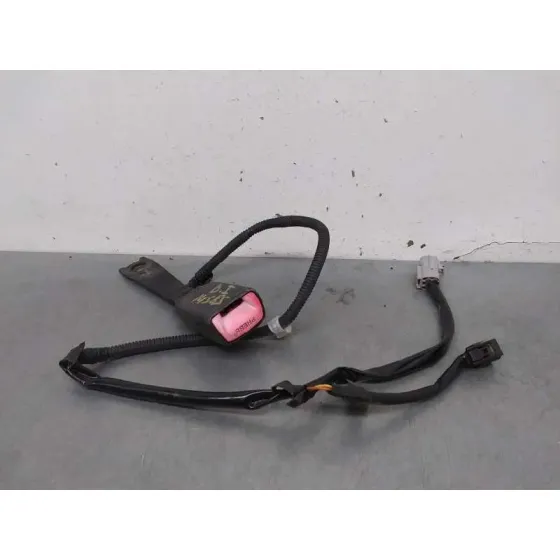 Enganche Cinturon para Toyota Corolla Verso (R1)