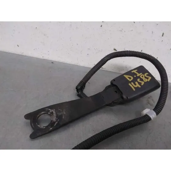 Enganche Cinturon para Toyota Corolla Verso (R1)
