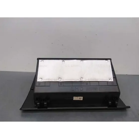 Guantera para Kia Xceed