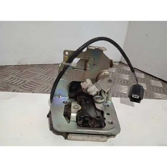 Cerradura Maletero / Porton para Nissan Nv 400