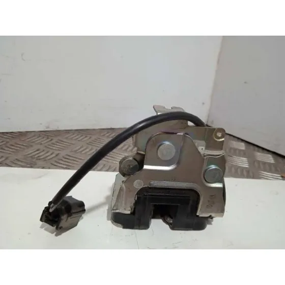 Cerradura Maletero / Porton para Nissan Nv 400