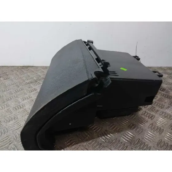 Guantera para Mercedes-Benz Clase A (W169)