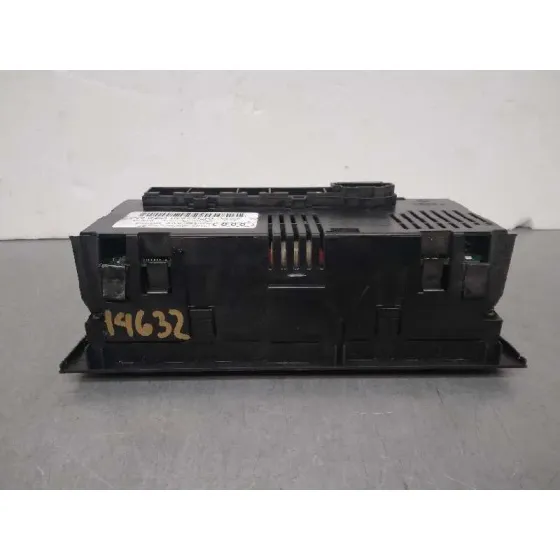 Mando Climatizador para Audi A4 Avant (8E)