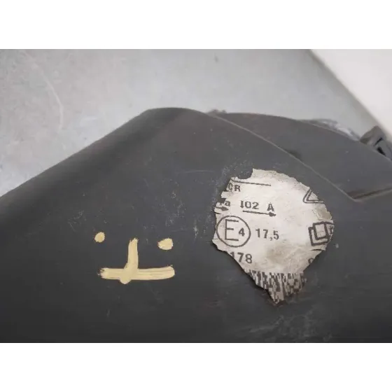 Faro Izquierdo para Ford Focus Berlina (Cap)