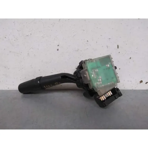 Mando Limpia para Toyota Corolla Verso (R1)