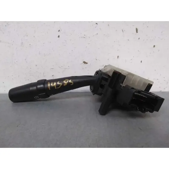 Mando Limpia para Toyota Corolla Verso (R1)