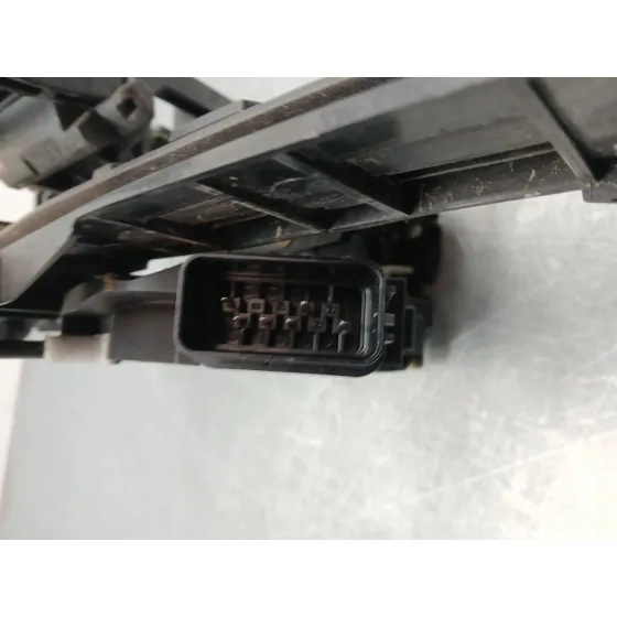 Cerradura Puerta Trasera Izquierda para Ford Focus Berlina (Cap)