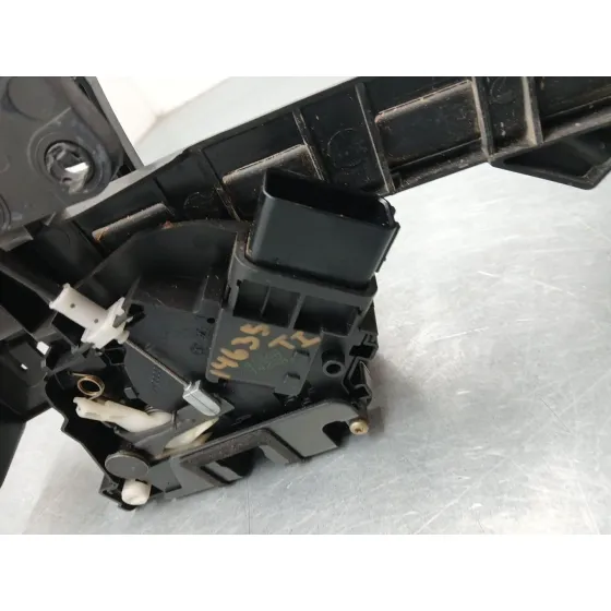 Cerradura Puerta Trasera Izquierda para Ford Focus Berlina (Cap)