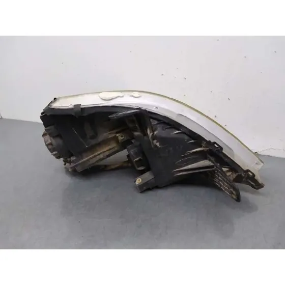 Faro Izquierdo para Ssangyong Rexton
