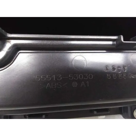 Guantera para Lexus Is