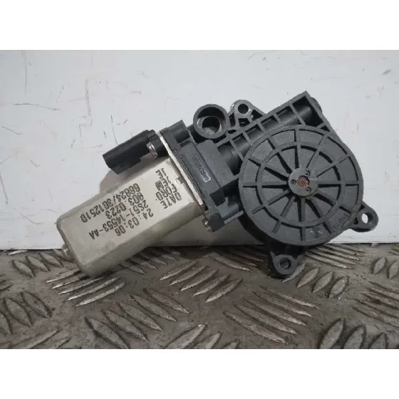 Motor Elevalunas Delantero Derecho para Ford Fiesta (Cbk)
