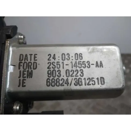 Motor Elevalunas Delantero Derecho para Ford Fiesta (Cbk)