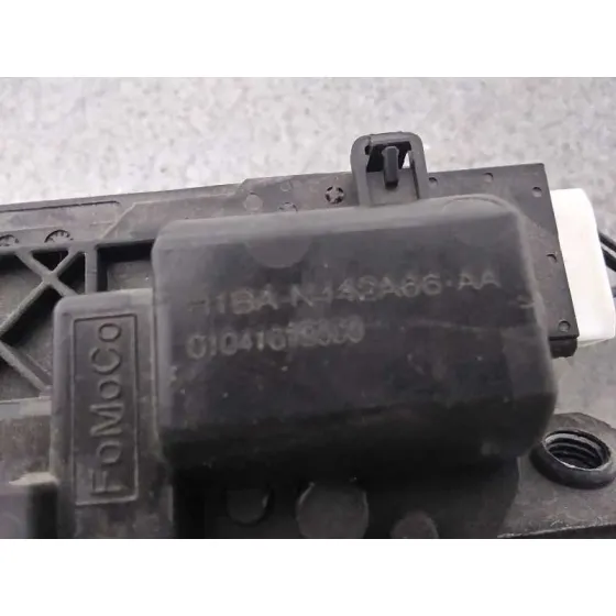Cerradura Maletero / Porton para Ford Fiesta (Ce1)