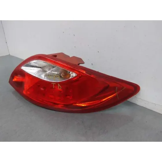 Piloto Trasero Derecho para Mazda 2 Lim. (De)
