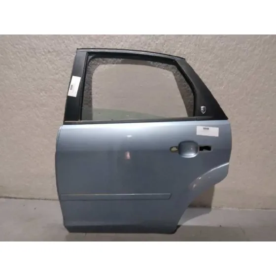 Puerta Trasera Izquierda para Ford Focus Berlina (Cap)