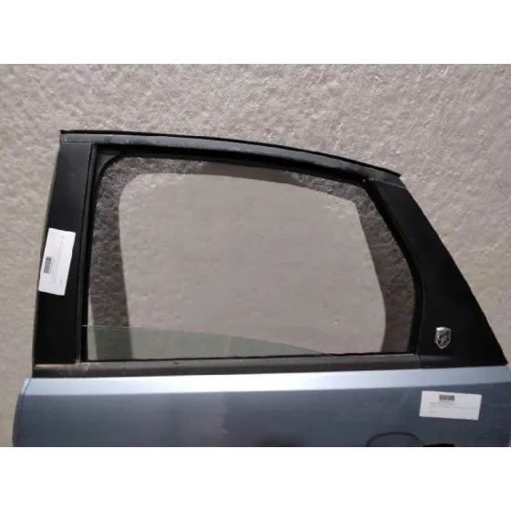 Puerta Trasera Izquierda para Ford Focus Berlina (Cap)