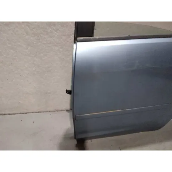 Puerta Trasera Izquierda para Ford Focus Berlina (Cap)