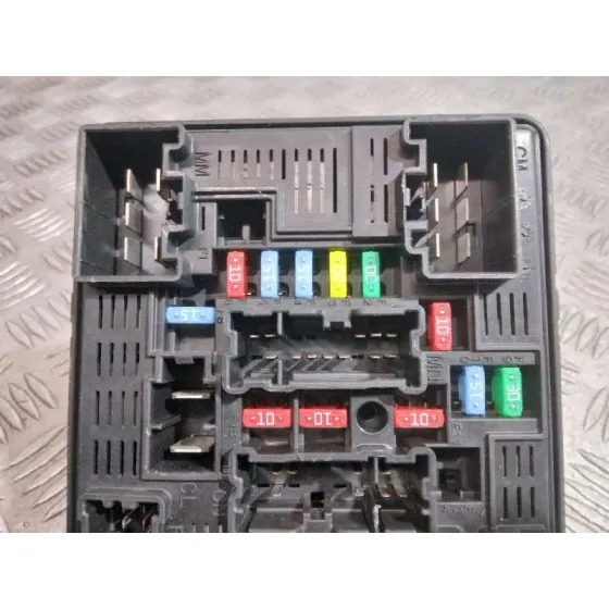 Caja Reles / Fusibles para Renault Captur Ii