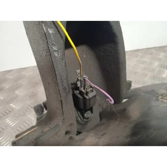 Mangueta Delantera Izquierda para Ford Focus Lim.