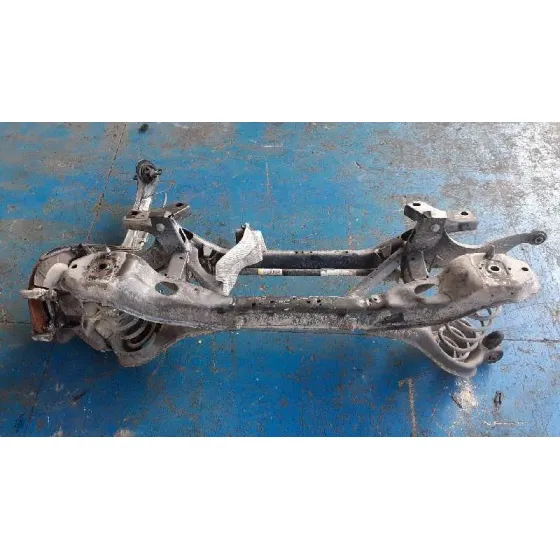 Puente Trasero para Ford Focus Lim. (Cb8)