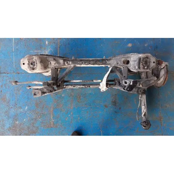 Puente Trasero para Ford Focus Lim. (Cb8)