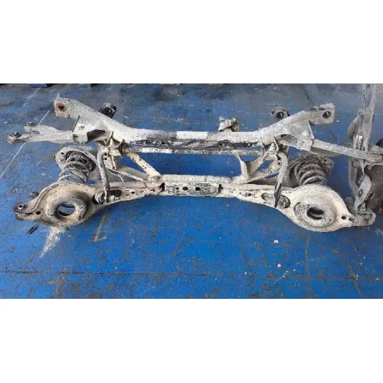 Puente Trasero para Ford Focus Lim. (Cb8)