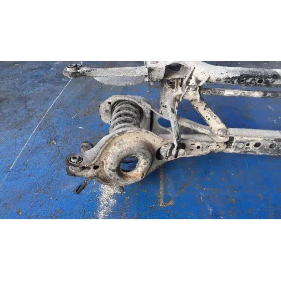 Puente Trasero para Ford Focus Lim. (Cb8)