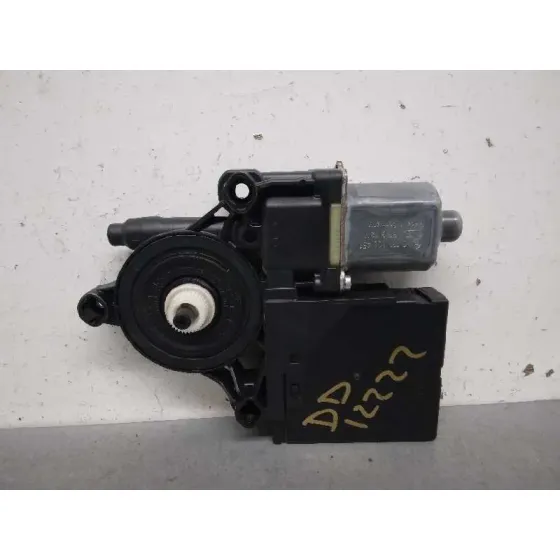 Motor Elevalunas Delantero Derecho para Volkswagen Passat Variant (365)