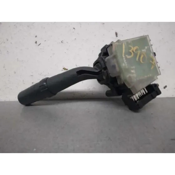 Mando Limpia para Toyota Corolla Verso (R1)