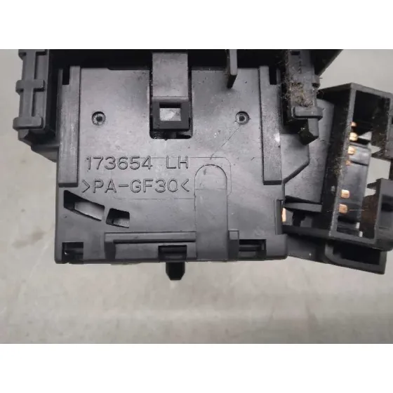 Mando Limpia para Toyota Corolla Verso (R1)