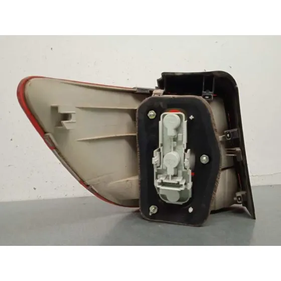 Piloto Trasero Derecho para Mercedes-Benz Clase B (W245)