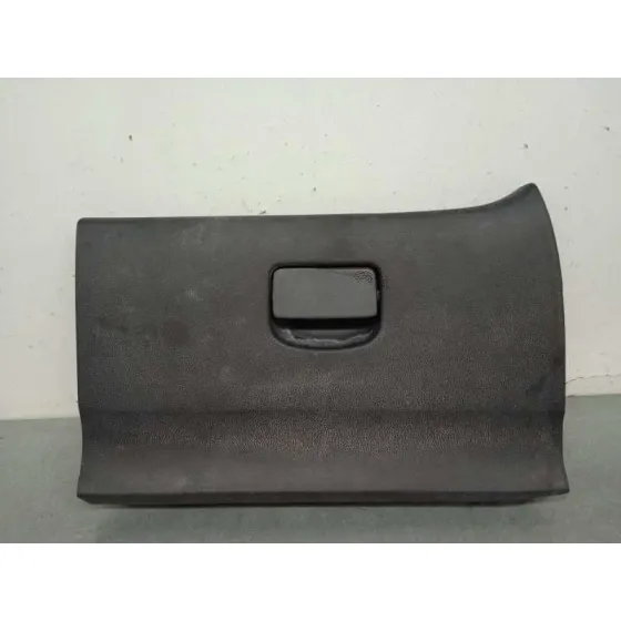 Guantera para Nissan Micra (K13)
