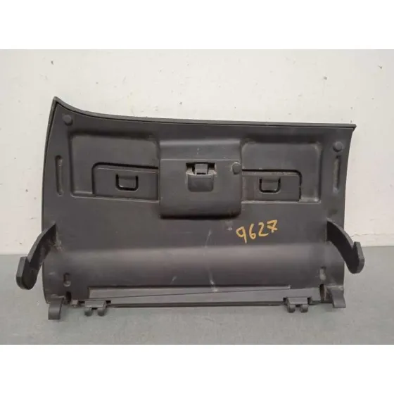 Guantera para Nissan Micra (K13)