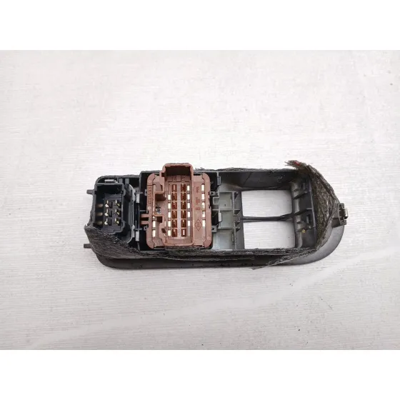 Mando Elevalunas Delantero Izquierdo para Renault Megane Ii Berlina 5P