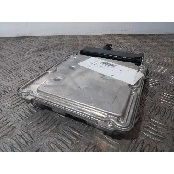Centralita Motor Uce para Audi A4 Avant (8E)