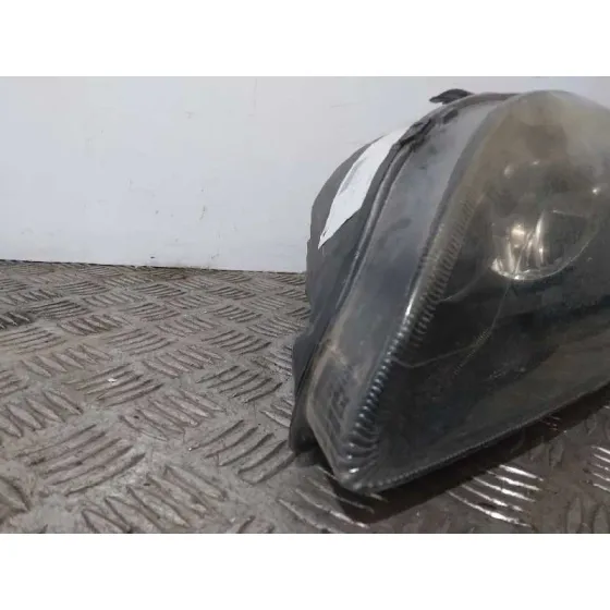 Faro Izquierdo para Ford Focus Berlina (Cap)