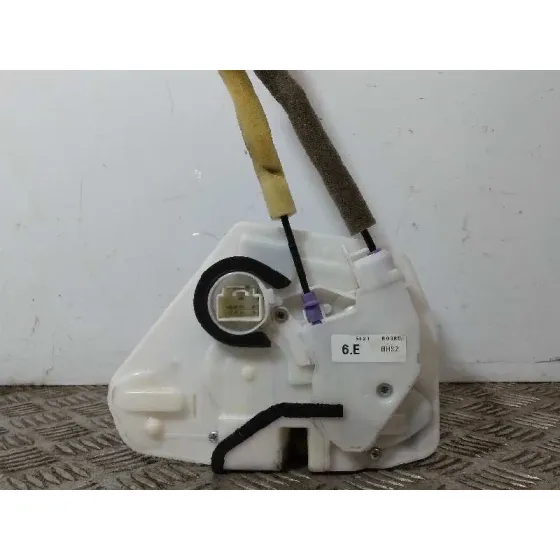 Cerradura Puerta Delantera Izquierda para Mazda 3 Lim. ()