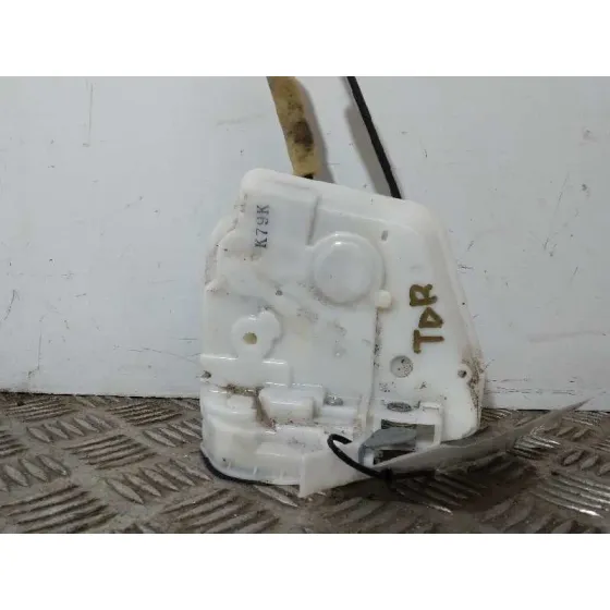 Cerradura Puerta Trasera Derecha para Mazda 3 Lim. ()