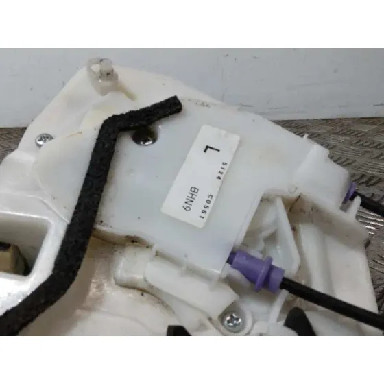 Cerradura Puerta Trasera Derecha para Mazda 3 Lim. ()