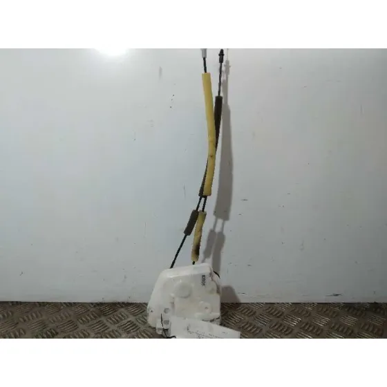 Cerradura Puerta Trasera Izquierda para Mazda 3 Lim. ()