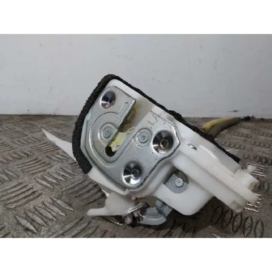Cerradura Puerta Trasera Izquierda para Mazda 3 Lim. ()