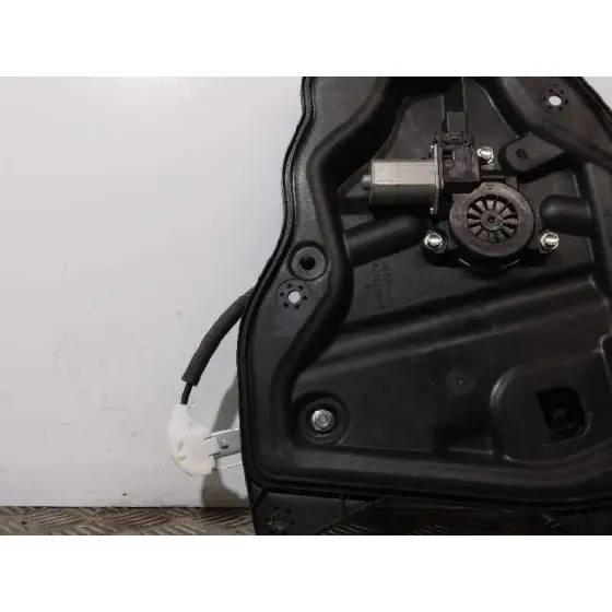 Elevalunas Trasero Izquierdo para Mazda 3 Lim. ()